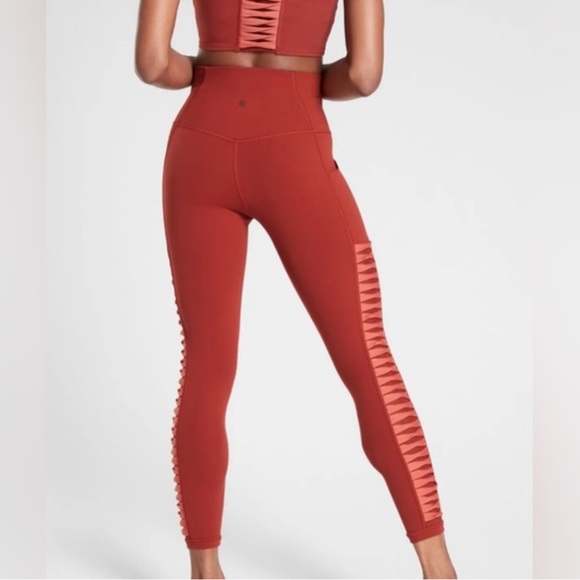 Athleta Set - SALUTATION STASH POCKET II TWIST 7/8 TIGHT + CROP TOP - Picture 5 of 5